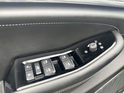 Used 2023 Jeep Grand Cherokee Overland image 23