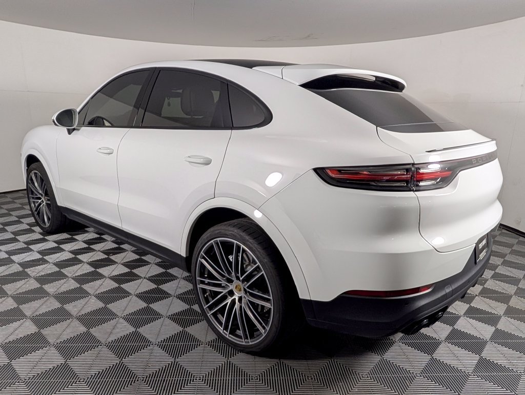 Used 2022 Porsche Cayenne Platinum Edition AWD/4WD image 3