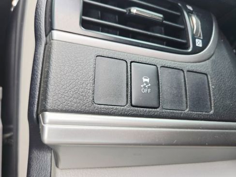 Used 2012 Toyota Camry LE image 27