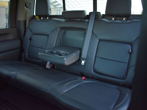 Certified 2022 Chevrolet Silverado 2500 LTZ w/ LTZ Plus Package image 31