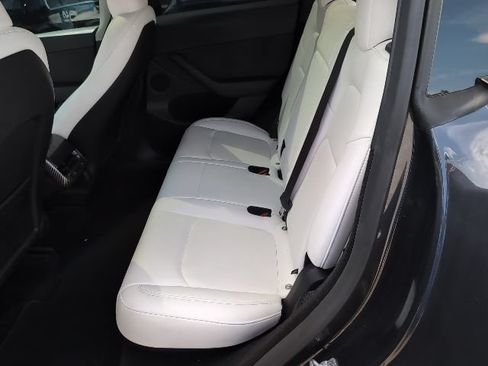 Used 2025 Tesla Model Y Long Range RWD image 20