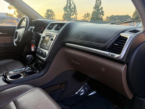 Used 2016 GMC Acadia SLT w/ Premium Edition AWD/4WD image 19