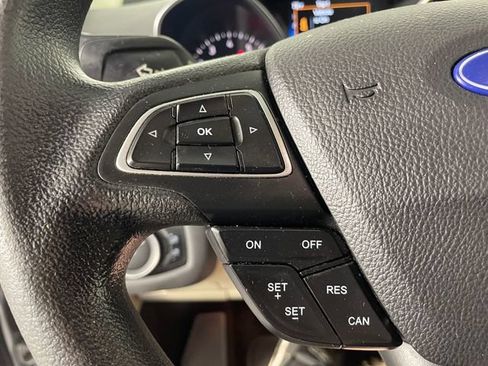 Used 2018 Ford Escape SE FWD image 12