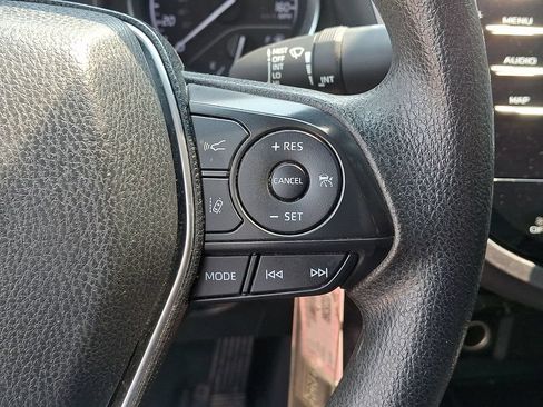 Used 2019 Toyota Camry LE FWD image 23