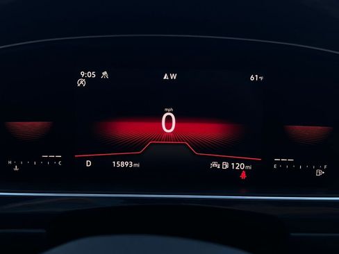 Used 2023 Volkswagen Tiguan SE R-Line image 14