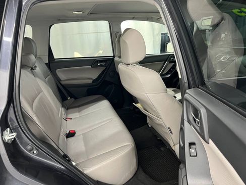 Used 2014 Subaru Forester 2.5i Touring AWD/4WD image 9