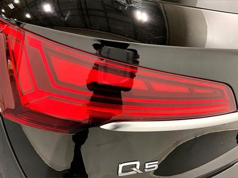Used 2023 Audi Q5 2.0T Premium w/ Convenience Package image 31