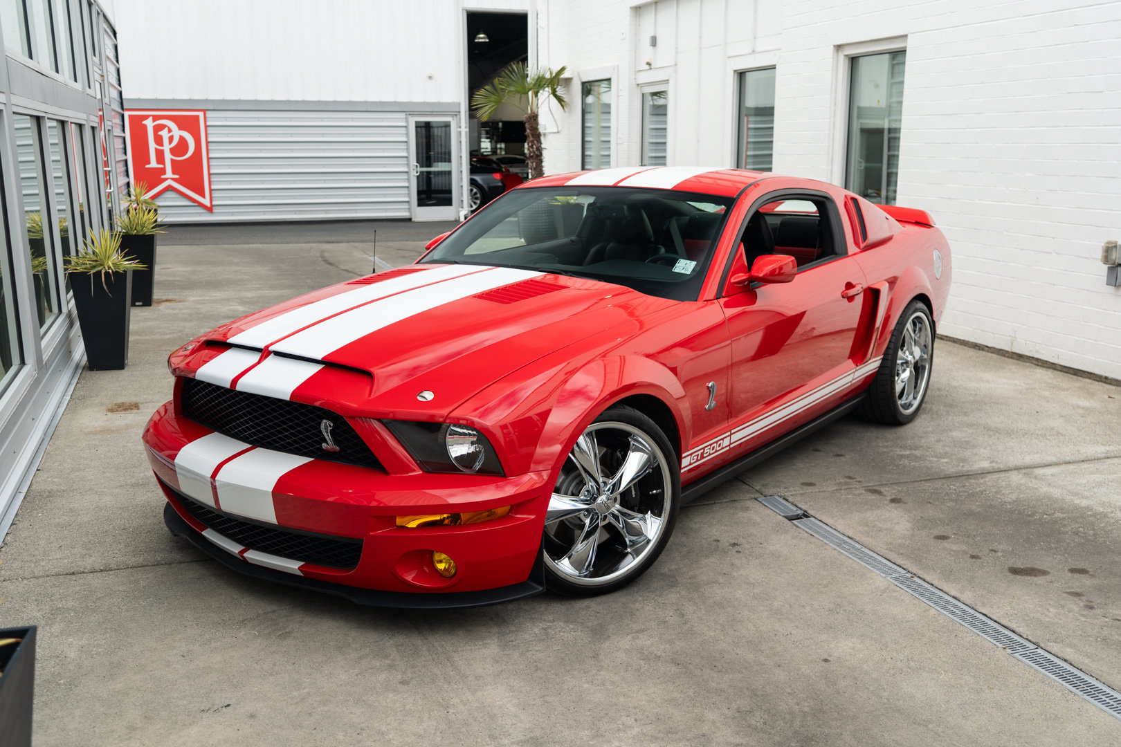 Used 2007 Ford Mustang Shelby GT500 RWD image 3