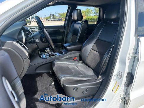 Used 2020 Jeep Grand Cherokee Altitude AWD/4WD image 7