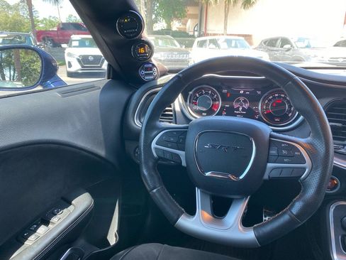 Used 2015 Dodge Challenger SRT RWD image 18