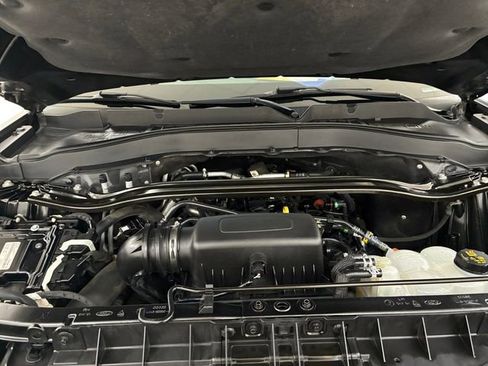Used 2021 Ford Explorer Limited w/ Equipment Group 301A AWD/4WD image 11