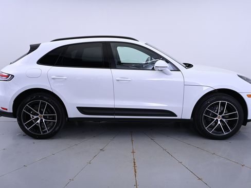 Certified 2025 Porsche Macan image 8