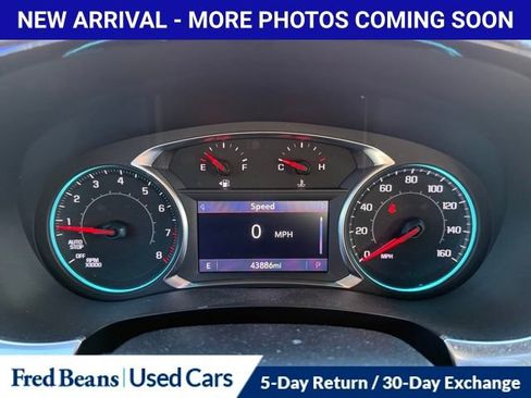 Used 2022 Chevrolet Traverse LT image 16