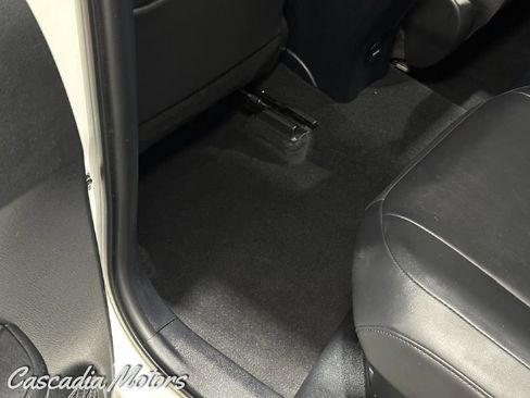 Used 2017 Toyota Prius Prime Premium FWD image 25
