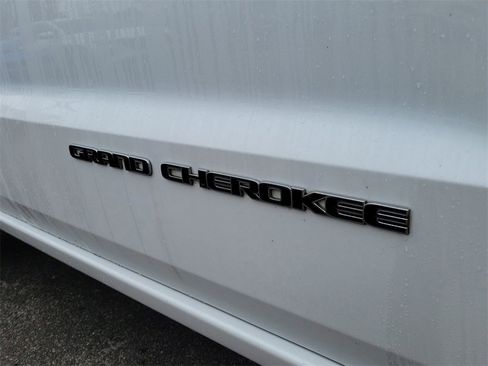 Used 2020 Jeep Grand Cherokee Overland w/ Interior Metal Package image 7