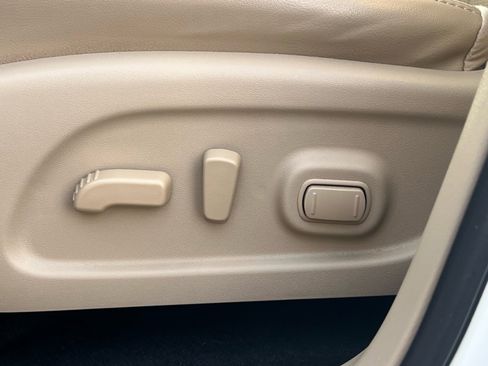 Used 2019 Nissan Pathfinder Platinum image 27