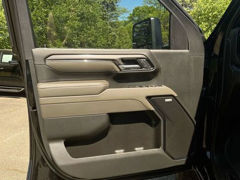 Used 2024 Chevrolet Silverado 2500 ZR2 w/ Technology Package AWD/4WD image 23