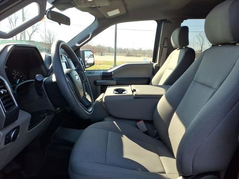 Used 2020 Ford F150 XLT image 25