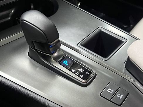 Certified 2025 Lexus UX 300h FWD image 21