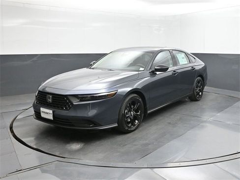 Used 2025 Honda Accord SE image 1