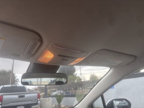 Used 2022 Toyota Corolla LE image 22