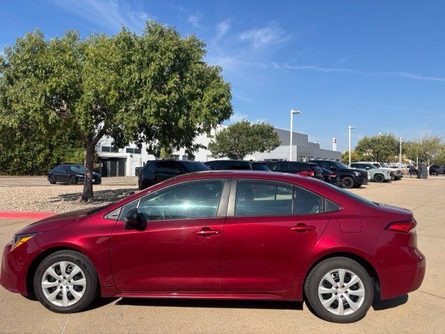 Used 2025 Toyota Corolla LE FWD image 8