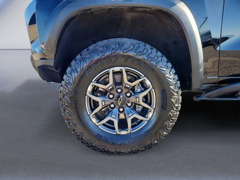 Used 2024 Chevrolet Colorado ZR2 w/ Technology Package image 14