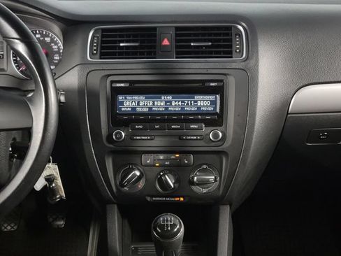 Used 2014 Volkswagen Jetta SE FWD image 20