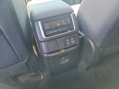 Used 2025 Subaru Ascent Onyx Edition AWD/4WD image 16