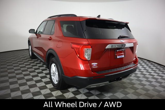 Used 2024 Ford Explorer XLT w/ Equipment Group 202A AWD/4WD image 7