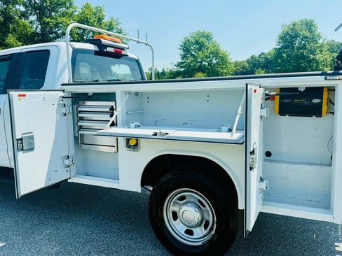 Used 2018 Ford F350 XL AWD/4WD image 4