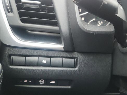 Used 2025 Nissan Rogue SV image 19