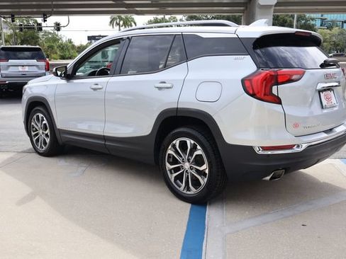Used 2020 GMC Terrain SLT w/ GMC Pro Grade Package AWD/4WD image 5