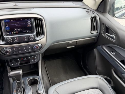 Used 2019 Chevrolet Colorado Z71 RWD image 15