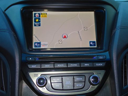 Used 2013 Hyundai Genesis 3.8 image 18