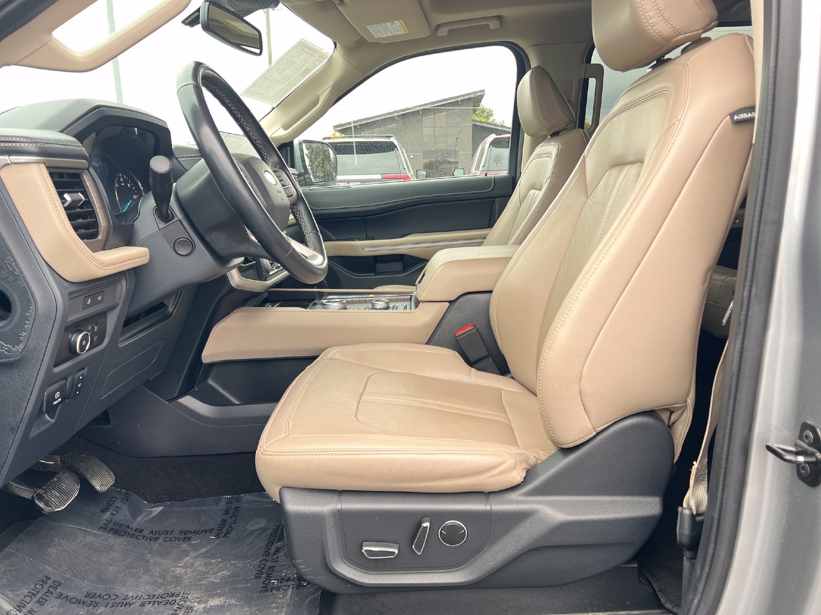 Used 2024 Ford Expedition Limited AWD/4WD image 17
