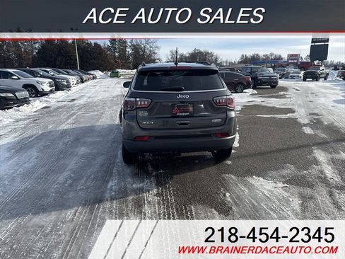 Used 2019 Jeep Compass Latitude w/ Popular Equipment Group image 5