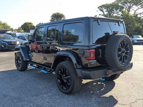 Used 2024 Jeep Wrangler Unlimited Sahara w/ Safety Group AWD/4WD image 6