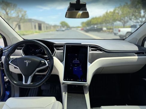 Used 2017 Tesla Model X 75D AWD/4WD image 14