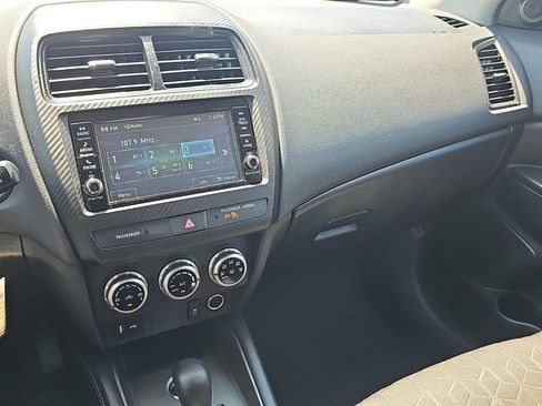 Used 2025 Mitsubishi Outlander Sport AWD image 14