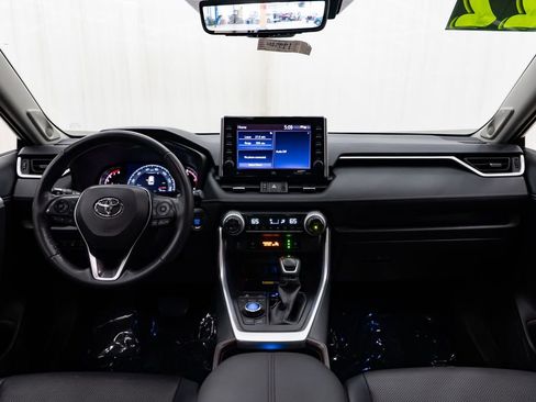 Used 2022 Toyota RAV4 Limited AWD/4WD image 9