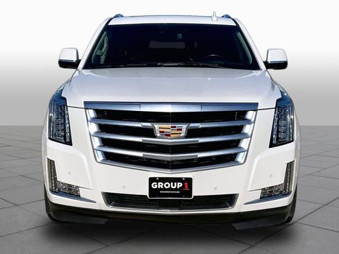 Used 2019 Cadillac Escalade Premium Luxury RWD image 4
