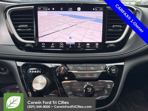 Used 2021 Chrysler Pacifica Touring-L w/ Uconnect Theater Family Group image 7