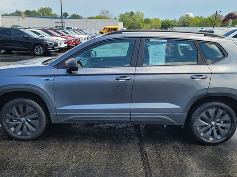 Used 2022 Volkswagen Taos S FWD image 3
