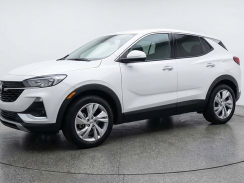 Used 2025 Buick Encore GX Preferred FWD image 3