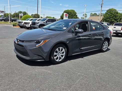 Certified 2025 Toyota Corolla LE w/ Convenience Package FWD image 3