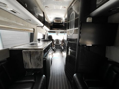 Used 2015 Mercedes-Benz Sprinter 3500 image 41