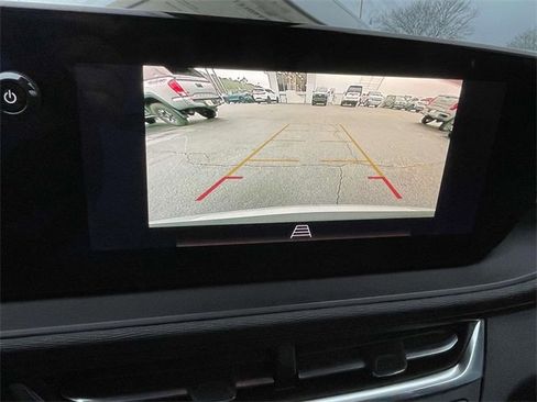 Used 2024 Buick Envista Preferred w/ Convenience I Package image 17