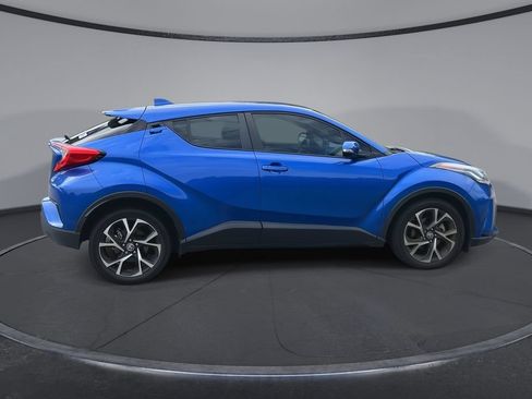 Used 2021 Toyota C-HR XLE FWD image 9