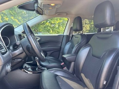 Used 2018 Jeep Compass Latitude w/ Popular Equipment Group AWD/4WD image 5